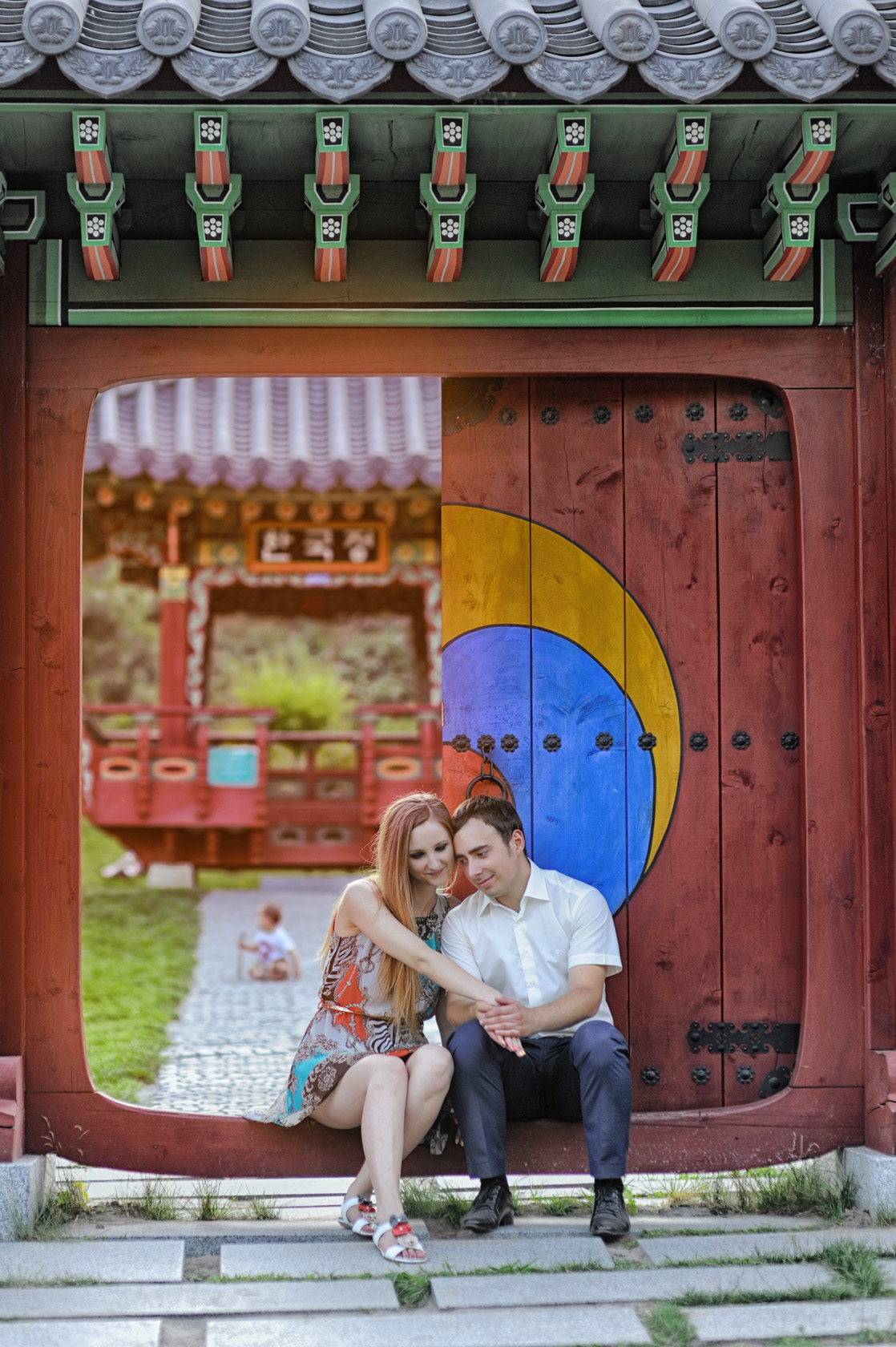 Сімейна editorial фотосесія просто неба.