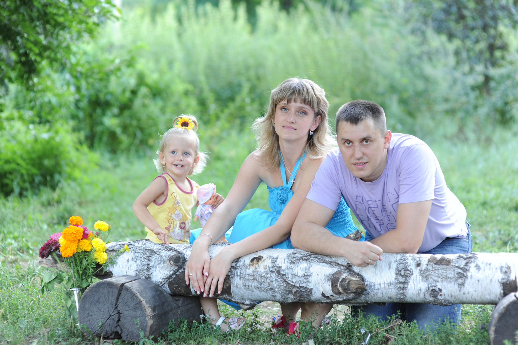 Сімейна editorial фотосесія просто неба.
