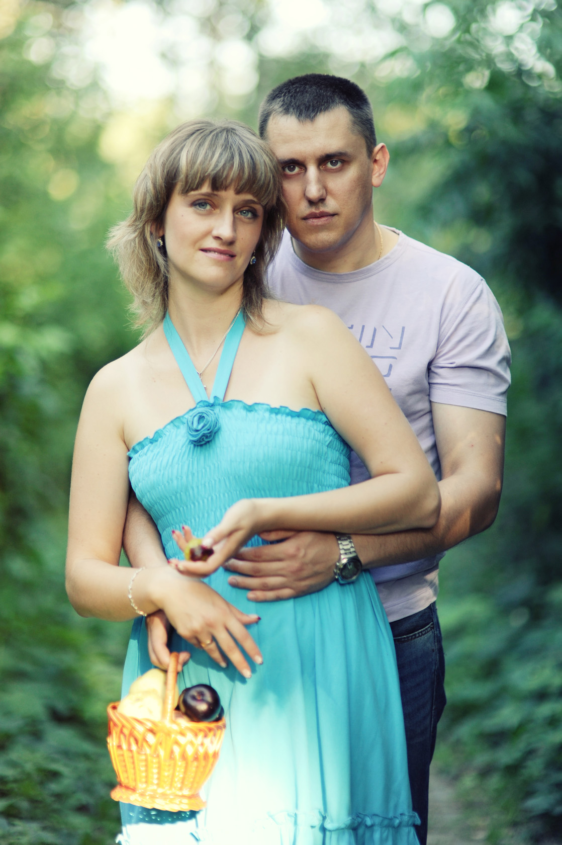 Сімейна editorial фотосесія просто неба.